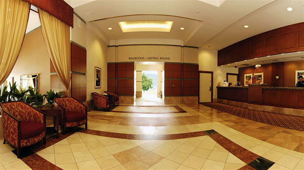 Hilton Los Angeles North-Glendale & Executive Meeting Center Экстерьер фото